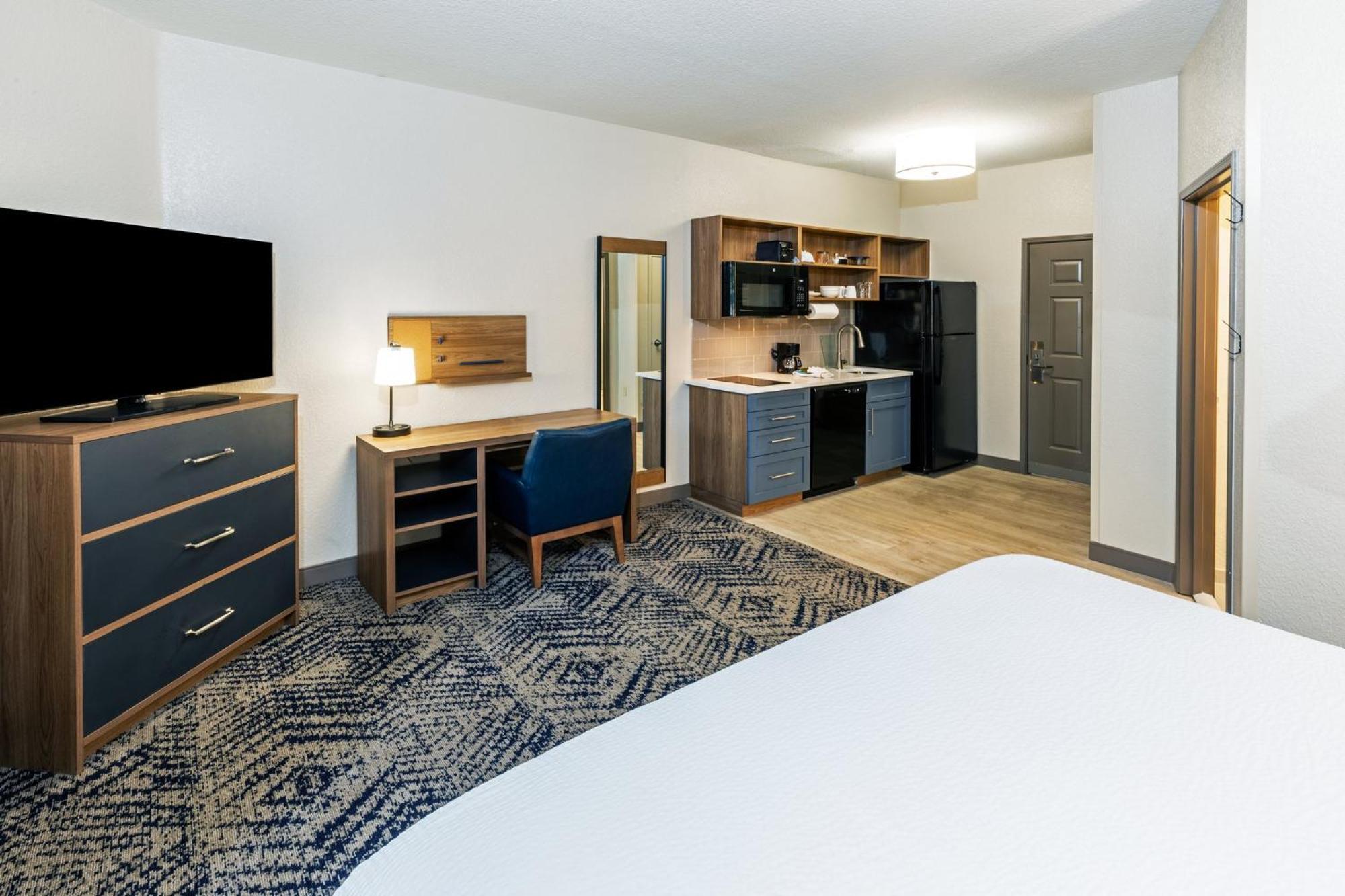 Candlewood Suites Fayetteville By Ihg Exterior photo