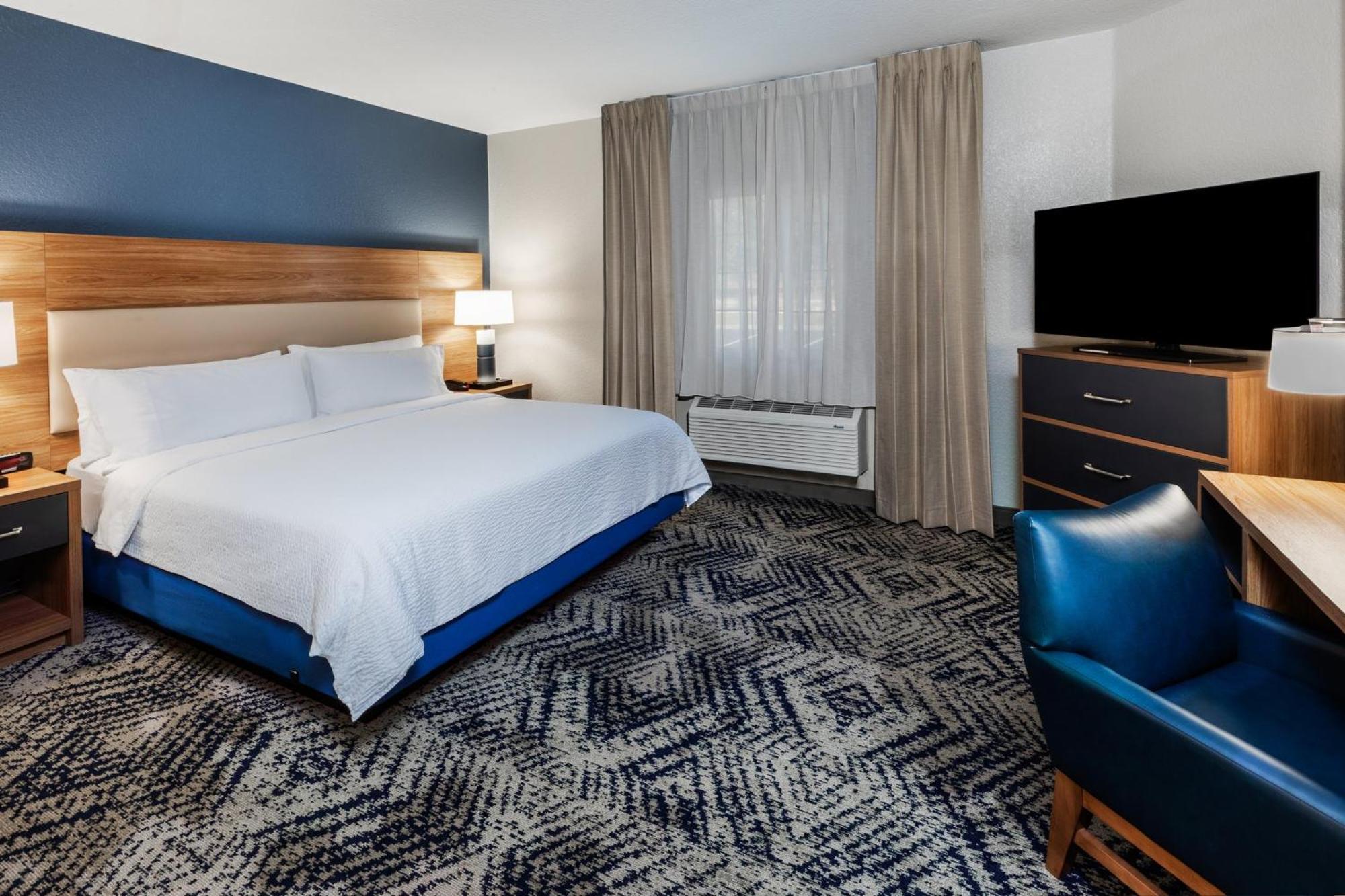 Candlewood Suites Fayetteville By Ihg Exterior photo