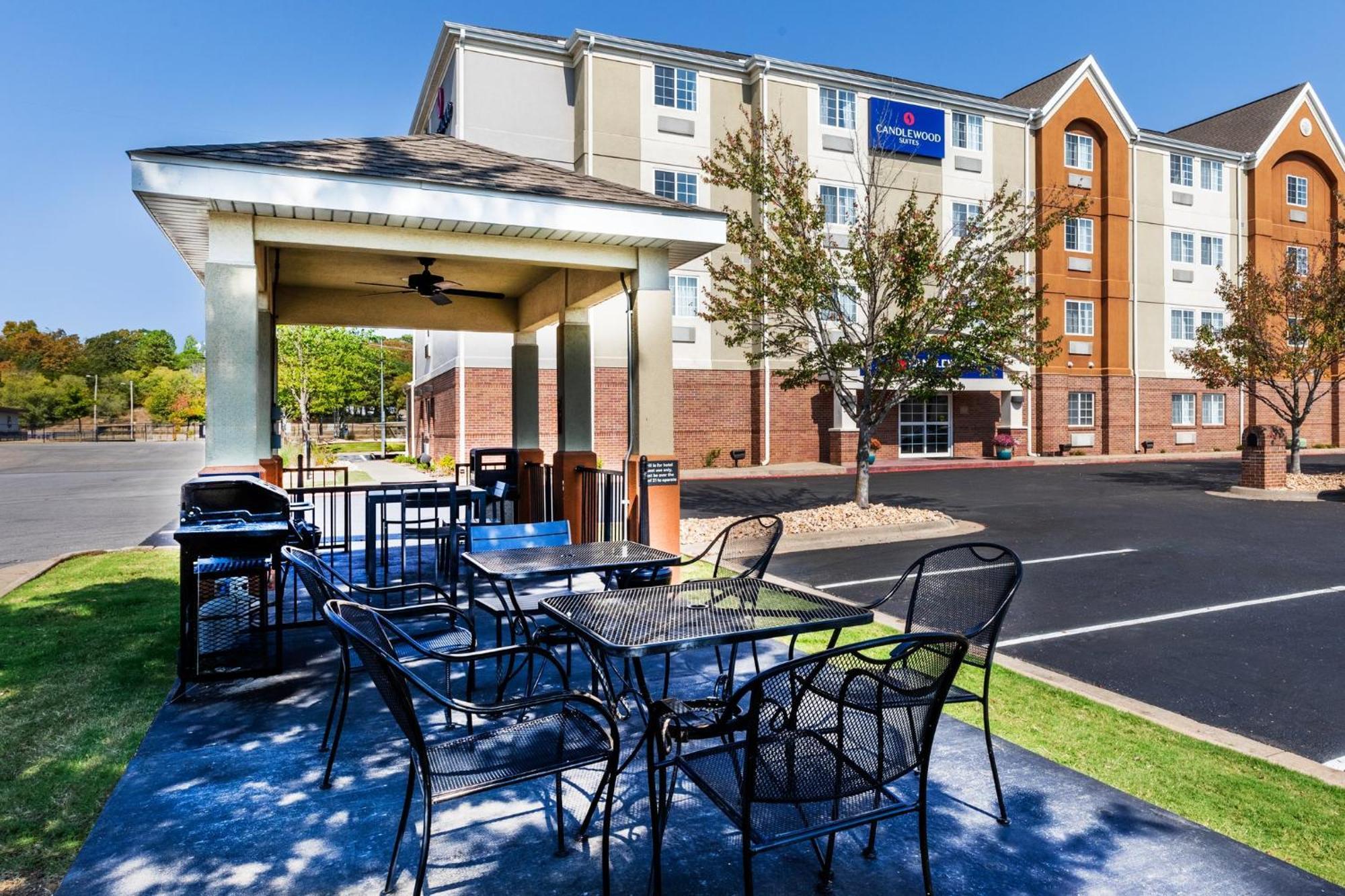 Candlewood Suites Fayetteville By Ihg Exterior photo