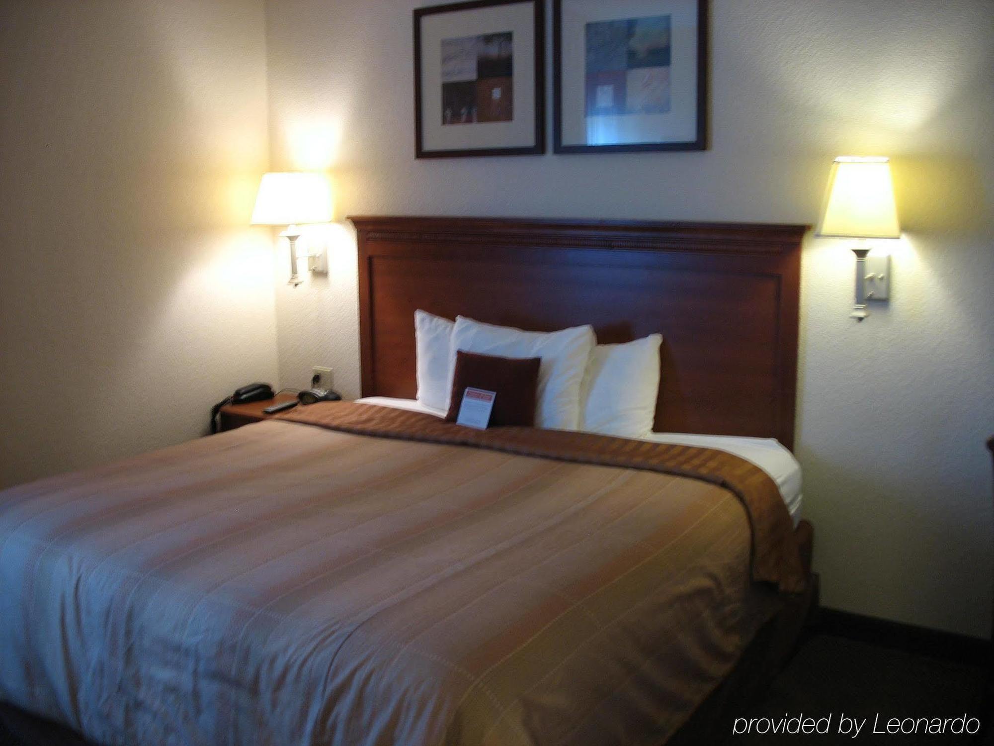 Candlewood Suites Fayetteville By Ihg Room photo